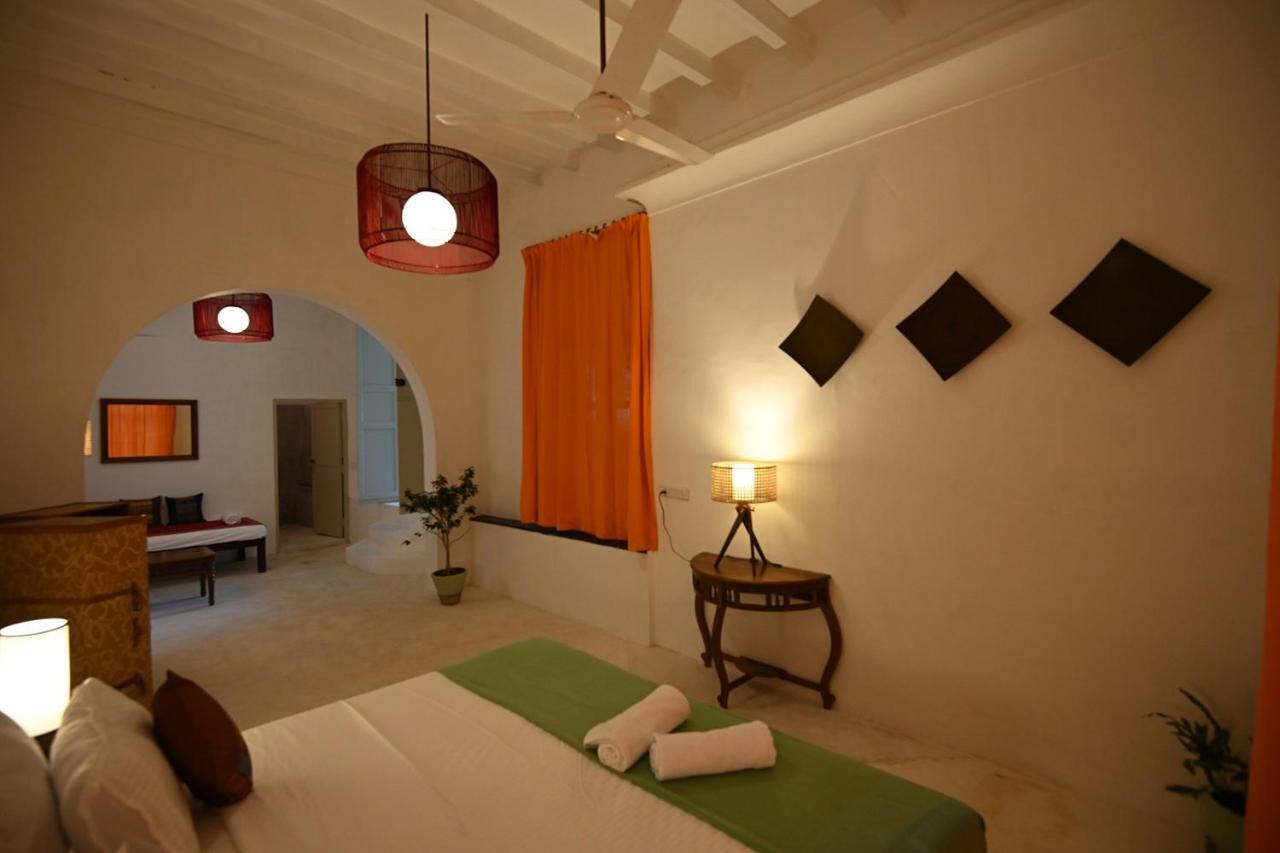 La Cedille - French Heritage House Pondicherry Exterior photo