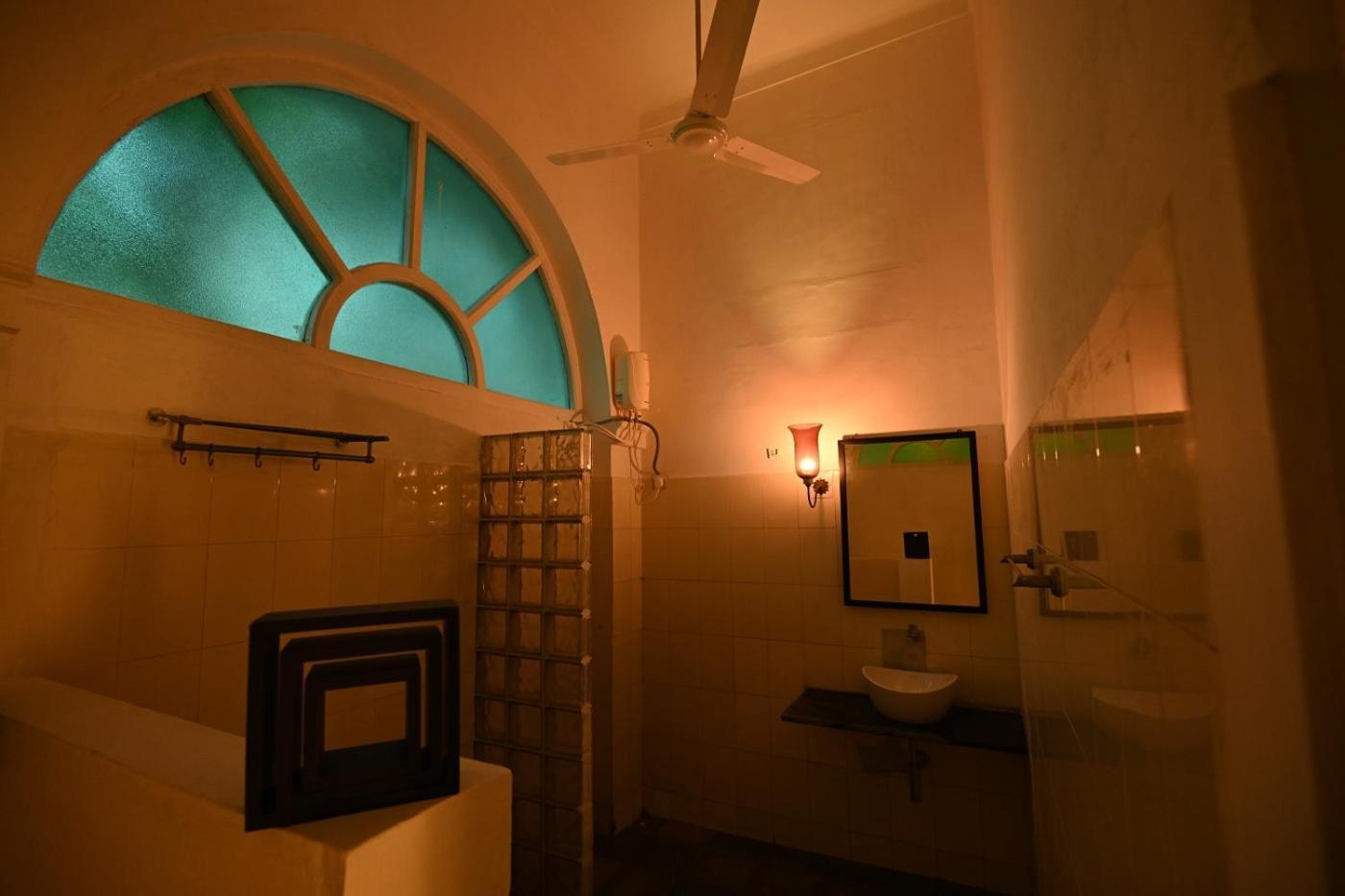 La Cedille - French Heritage House Pondicherry Room photo